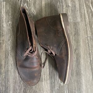 Clarks Dark Brown Chukka Boots size 9
